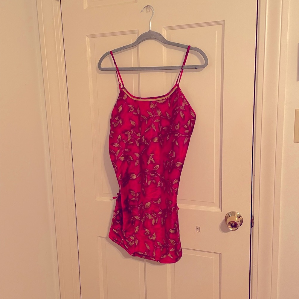 Ladies nightie. Gillian & O’Malley. Size S